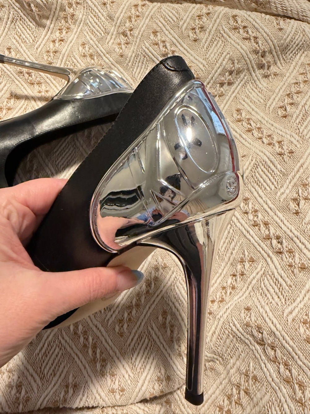 Michael Kors Khloe Leather Pump Black & Silver Logo Heel - Picture 3 of 10